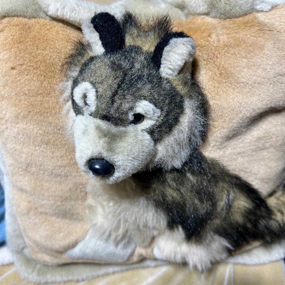 JAAG Plush 3D Wolf and Polar Bear Throw Pillows Set of 2 Blue Tan Faux Fur Lodge - Picture 8 of 14